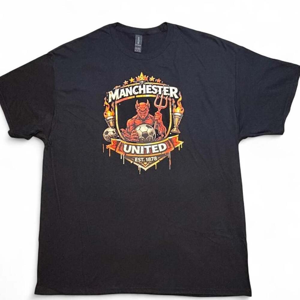 Gildan Manchester United Red Devil Graphic Soccer T-Shirt Black XL
